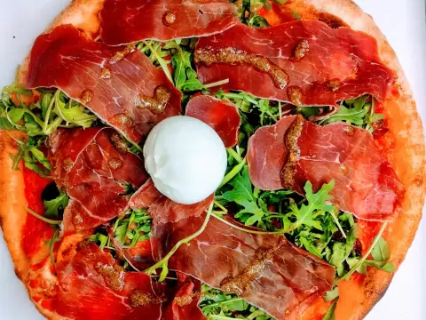 Pizza Appetitosa con impasto a lievito madre – Pizzeria Al Basilico, Verona
