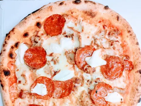 Pizza Arrabbiata con impasto a lievito madre – Pizzeria Al Basilico, Verona