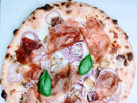 Pizza Baldo con impasto a lievito madre – Pizzeria Al Basilico, Verona