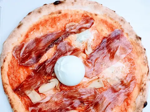 Pizza Colombare con impasto a lievito madre – Pizzeria Al Basilico, Verona