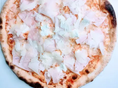 Pizza Gottardo con impasto a lievito madre – Pizzeria Al Basilico, Verona