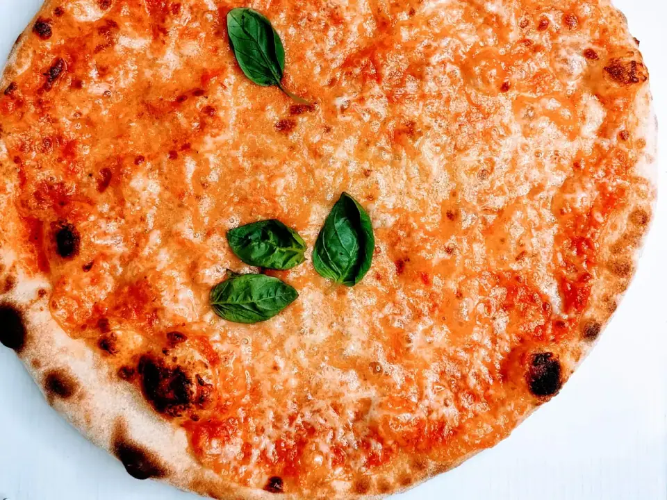 Pizza Margherita – Pizzeria Al Basilico, Verona
