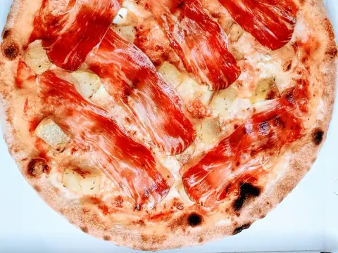 Pizza Romeo con impasto a lievito madre – Pizzeria Al Basilico, Verona