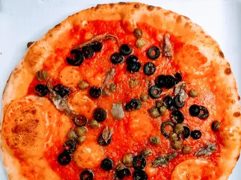 Pizza Siciliana con impasto a lievito madre – Pizzeria Al Basilico, Verona